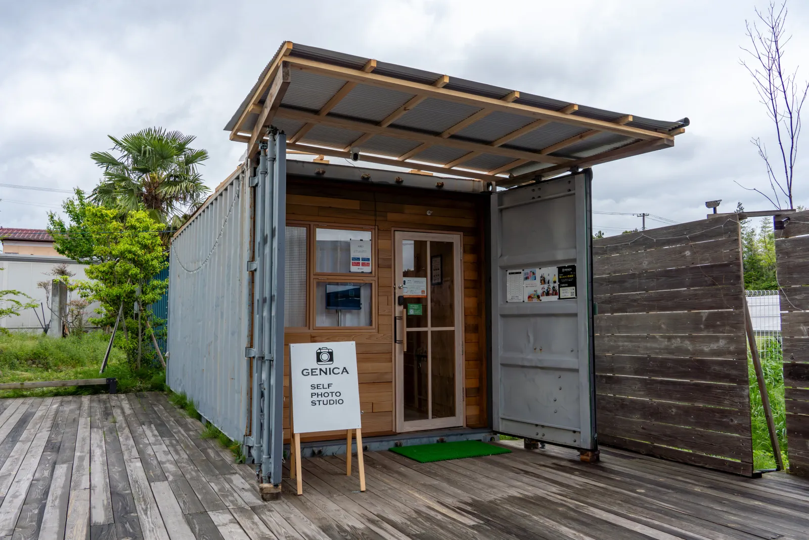 GENICA 店舗外観 — 福島市荒井、納屋カフェ椿敷地内